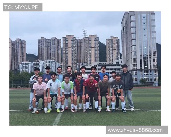 足球靓仔的魅力与风采探索球场背后的故事与梦想